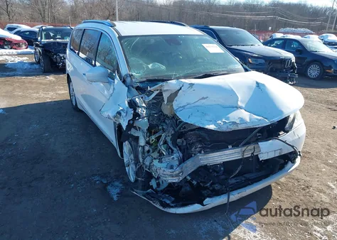 2018 Chrysler Pacifica Touring L z USA, uszkodzony, nr VIN 2C4RC1BG0JR197838